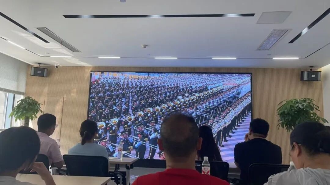 观礼盛世阅兵，凝聚奋进力量